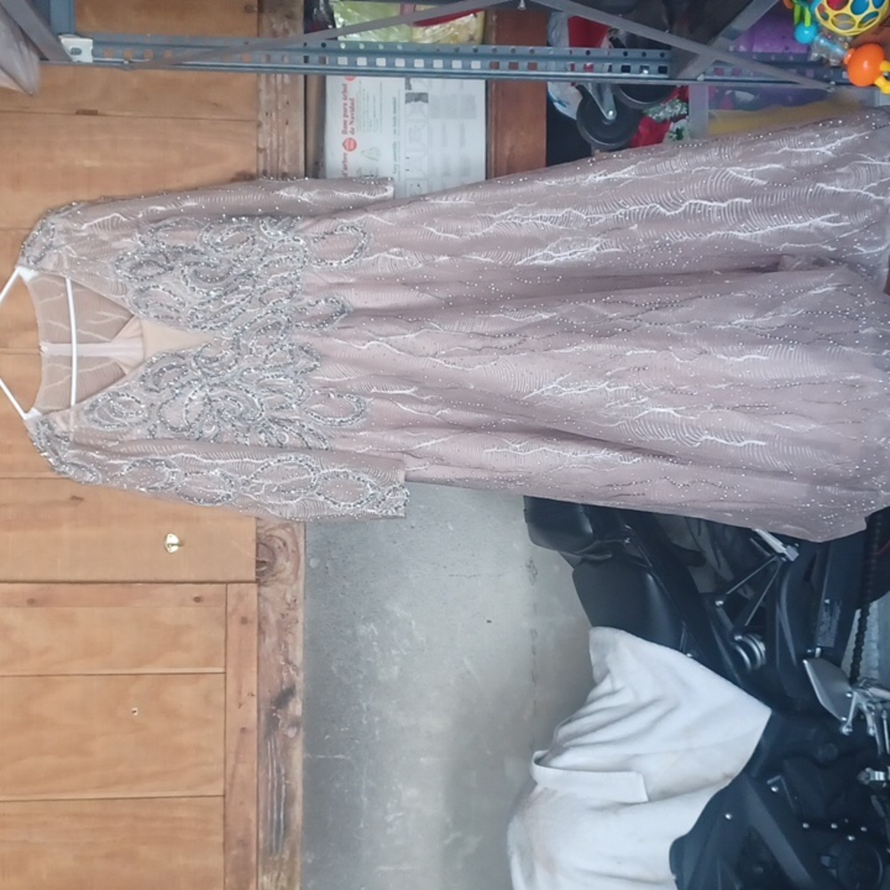 Luxury night long dress, golden color with silver, long sleeve size 14 used
